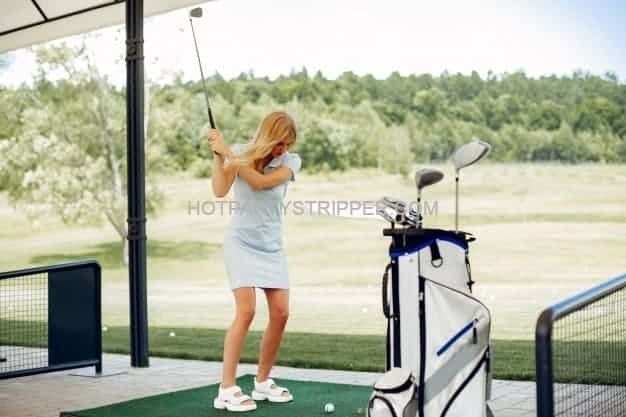 hot girl golfing