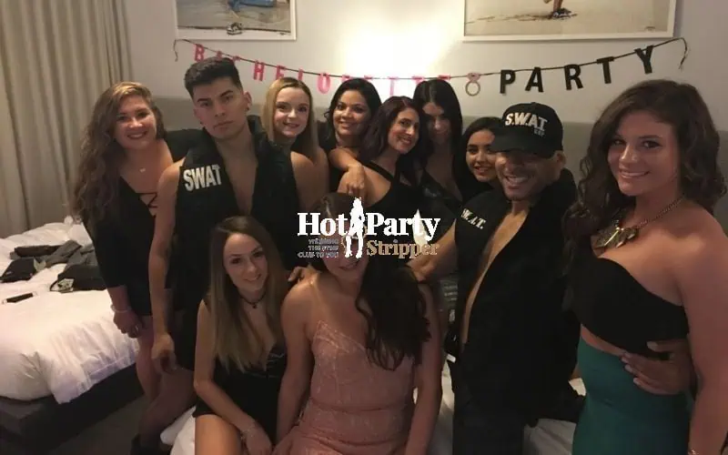 Bachelorette party in Miami with two entertainers in police costumes