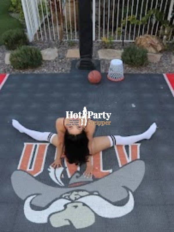 Real Las Vegas stripper performing an athletic split during a private party event